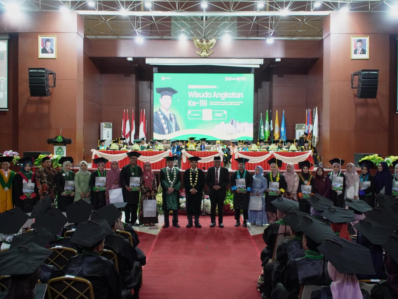 Gambar 750 Wisudawan Angkatan 116 Resmi Dikukuhkan, Sejumlah Mahasiswa Raih IPK Sempurna