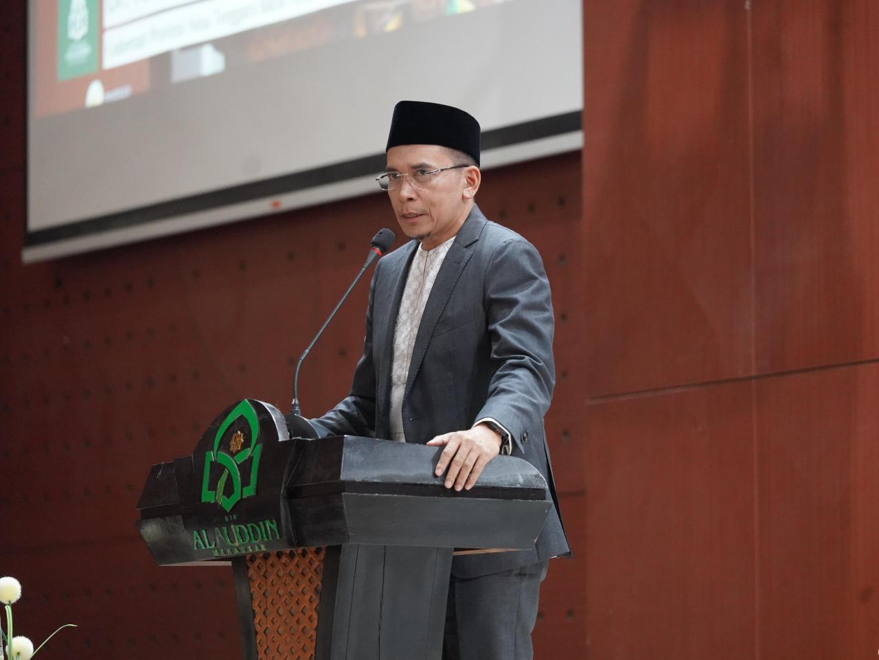 Gambar Prof. Andi Aderus dalam Pandangan TGB: Berilmu, Berbakti, dan Moderat