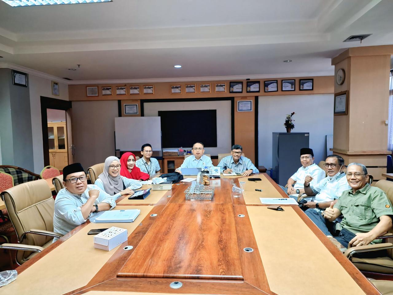 Gambar BPP IKA UINAM Gelar Rapat Persiapan Silatnas, Kolaborasi Menyambut Dies Natalis ke-61 UIN Alauddin M