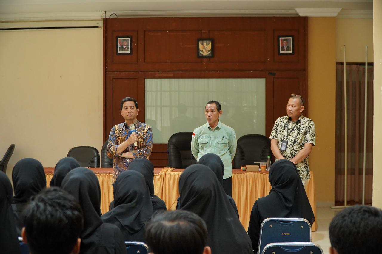 Gambar 20 Wajah Baru Volunteer Humas Resmi Dilantik, Rektor: Kalian Harus Getarkan Hati Masyarakat!