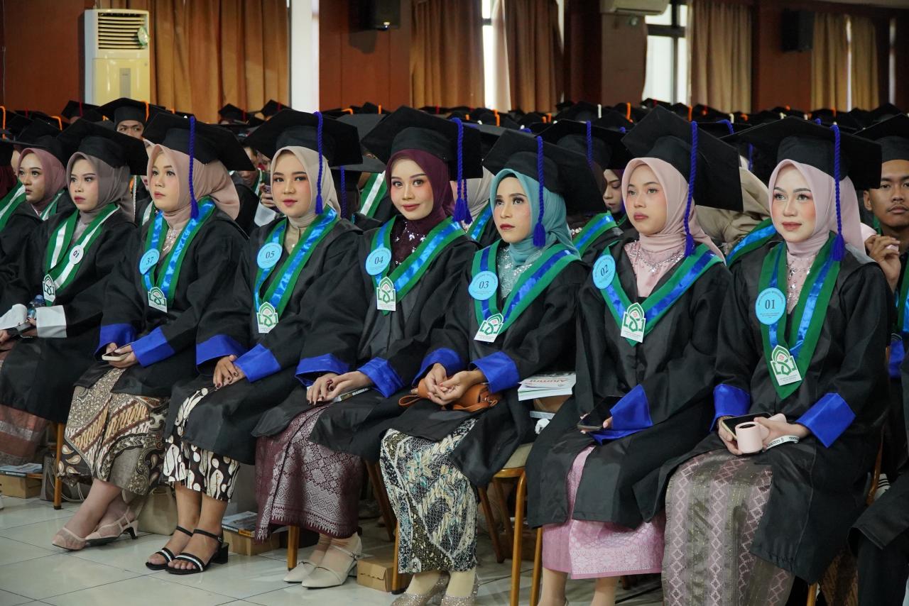 Gambar 750 Wisudawan Angkatan 113 UIN Alauddin Makassar Resmi Dikukuhkan