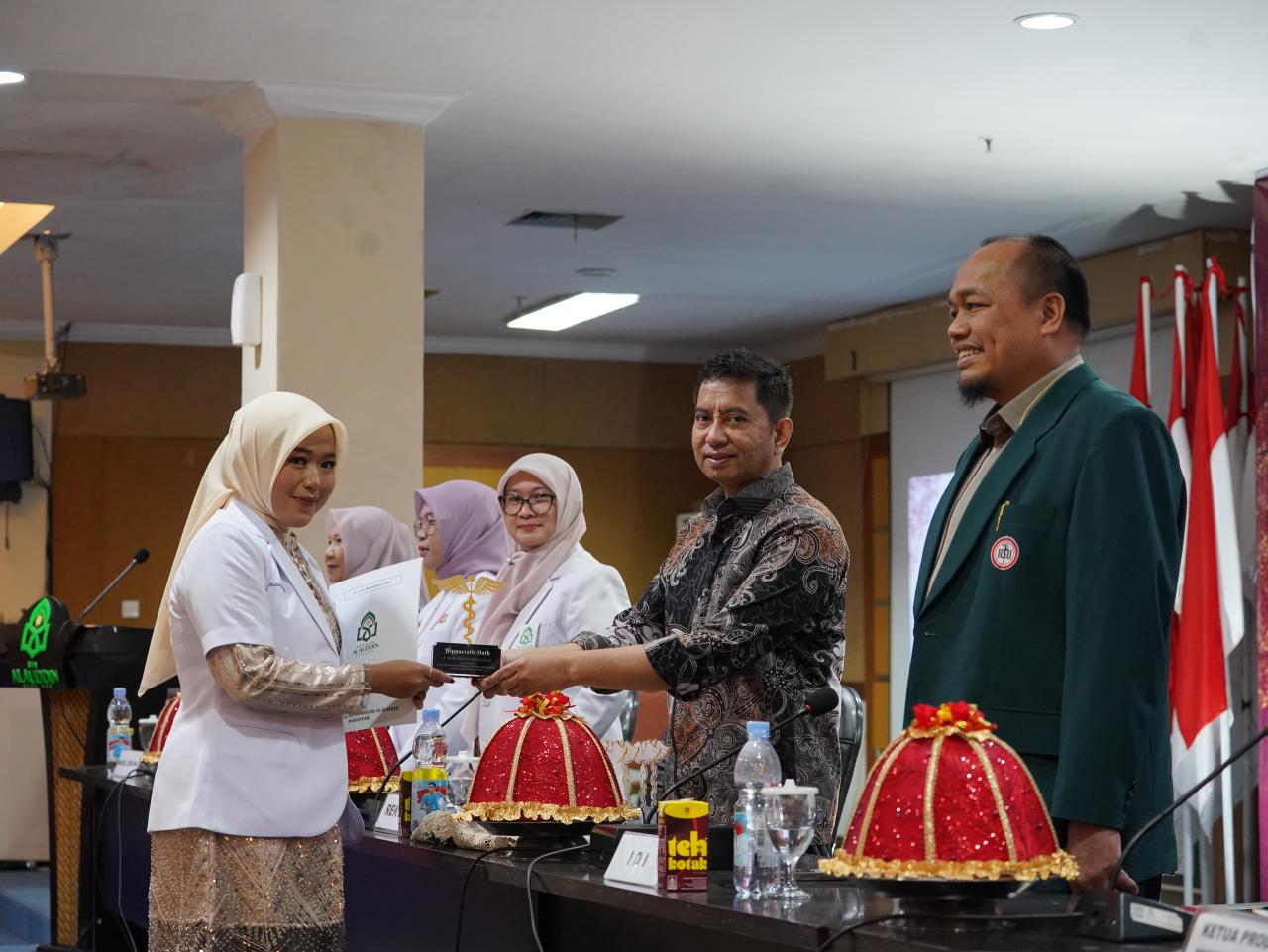 Gambar FKIK Kukuhkan 15 Dokter Muda, Total 136 Dokter Jebolan UIN Alauddin Makassar