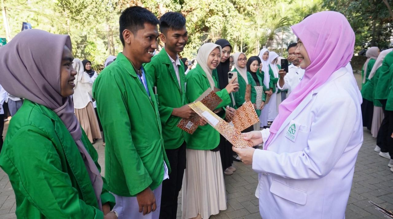 Gambar FKIK UIN Alauddin Beri Penghargaan kepada Mahasiswa Berprestasi, Perkuat Budaya Apresiasi