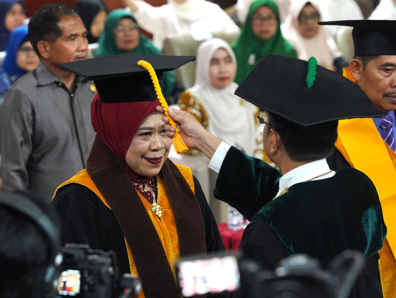 Gambar Prof. Nur Syamsiah Dikukuhkan sebagai Guru Besar, Soroti Fenomena Glass Ceiling di PTKI
