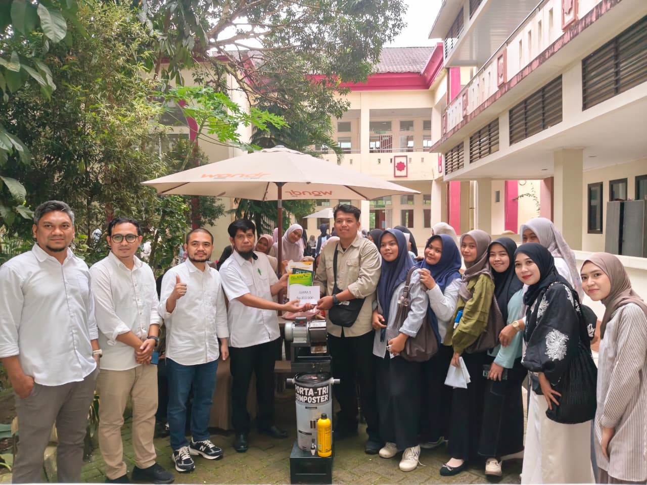 Gambar Mahasiswa Kesehatan Masyarakat FKIK UIN Alauddin Gelar Expo Teknologi Kesehatan Lingkungan