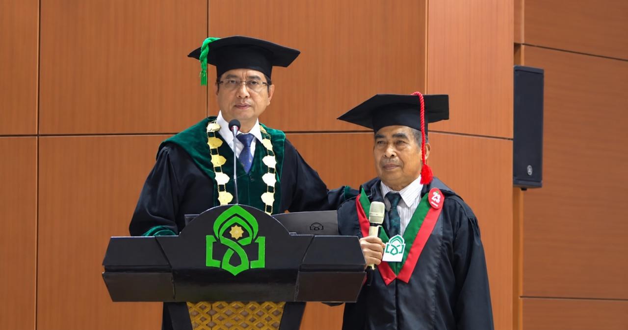 Gambar Abdul Mannang Raih Gelar Doktor di Usia 71 Tahun, Jadi Wisudawan Tertua UIN Alauddin