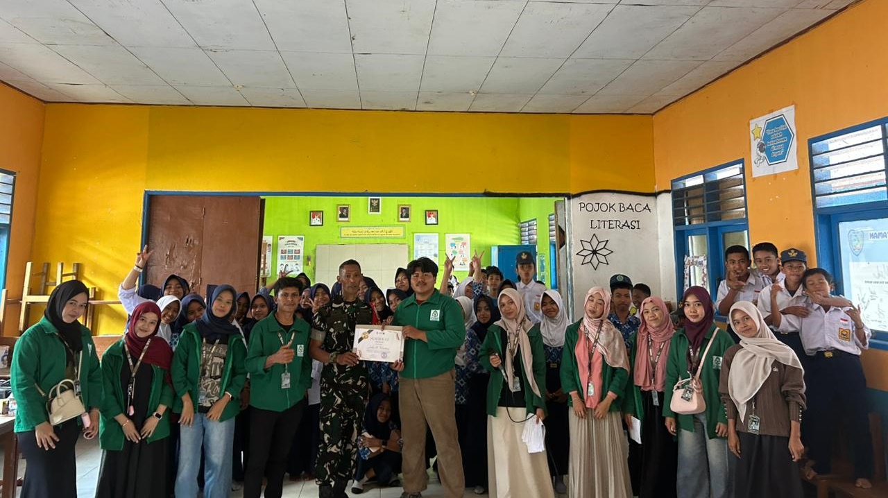 Gambar KKN UIN Alauddin Gandeng Bhabinkamtibmas dan Babinsa Edukasi Kenakalan Remaja di Desa Puncak Sinjai