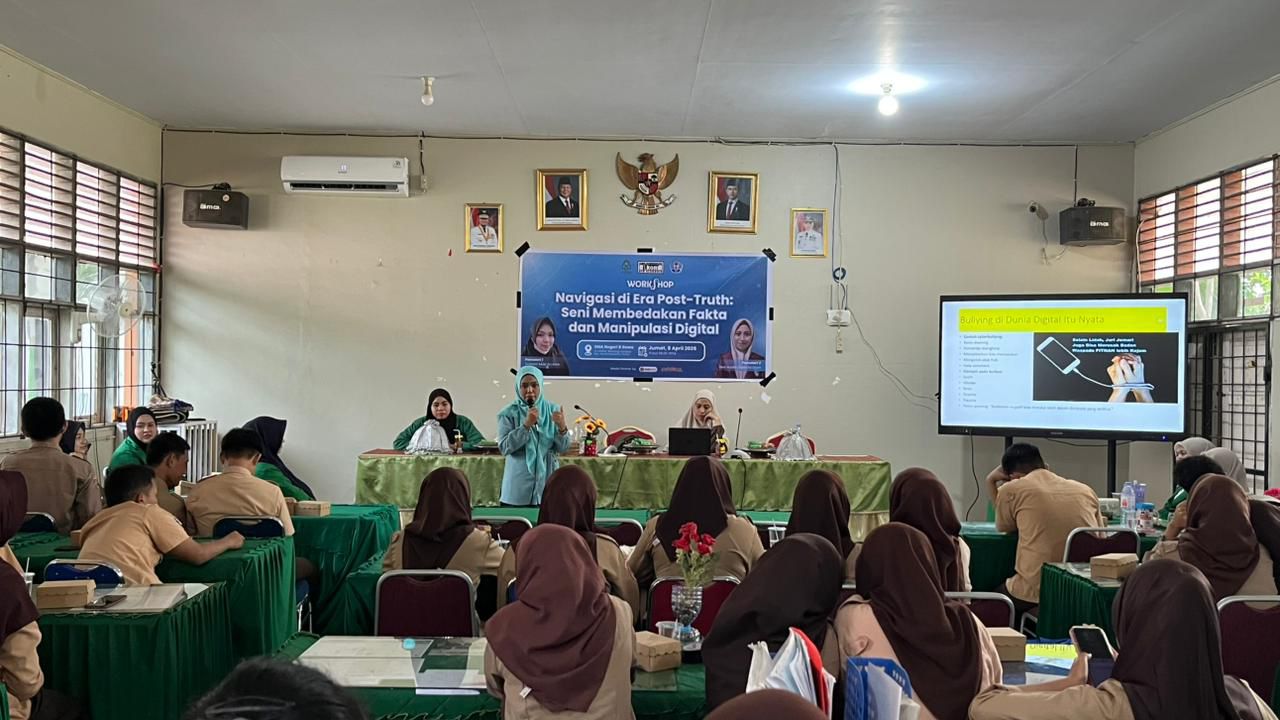 Gambar Lawan Disinformasi, Mahasiswa Ilmu Komunikasi UIN Alauddin Makassar Gelar Workshop Literasi Media