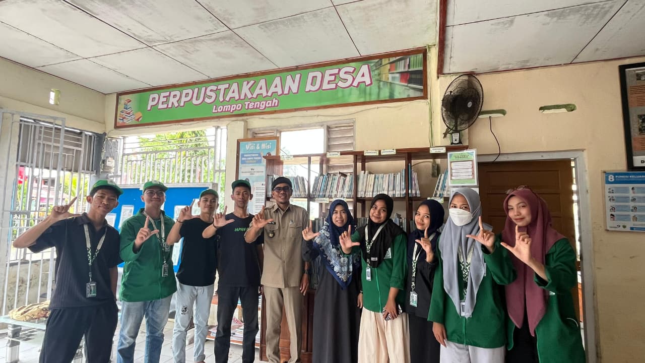 Gambar Mahasiswa KKN UINAM Integrasikan Shelving Book dengan Asta Cita dan Tri Dharma