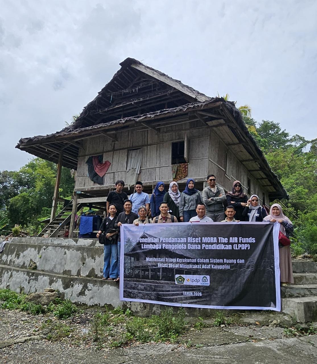 Gambar Tim Peneliti UIN Alauddin Survei Kawasan Adat Kaluppini Enrekang