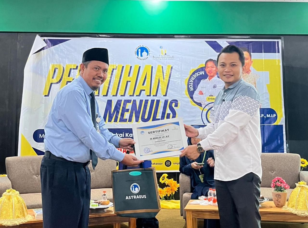 Gambar Dr. Nasrullah Kembali Dampingi Siswa Al-Azhar 24 Makassar Menulis Fiksi