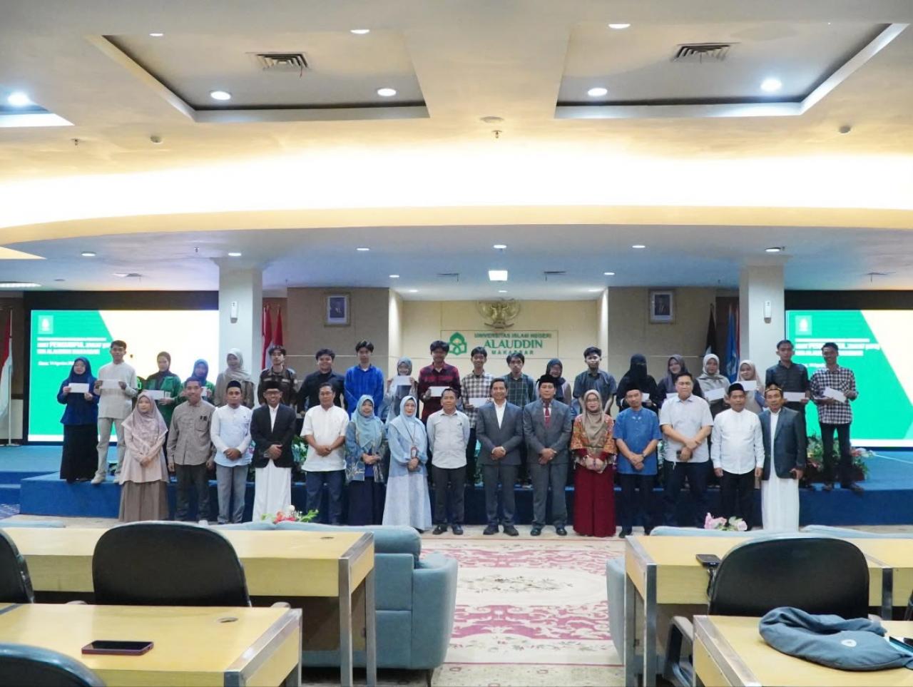 Gambar UPZ UIN Alauddin Makassar Salurkan Bantuan UKT kepada 126 Mahasiswa