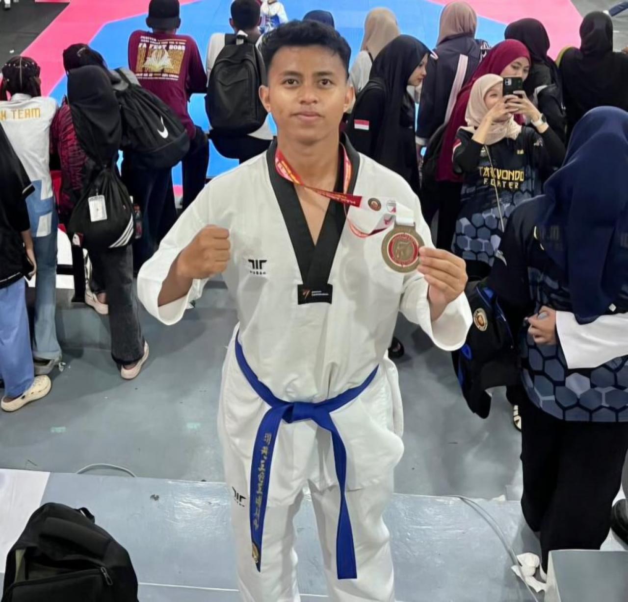 Gambar Disiplin Berbuah Prestasi, Ketua UKM Taekwondo UIN Alauddin Juarai Wali Kota Cup 2026