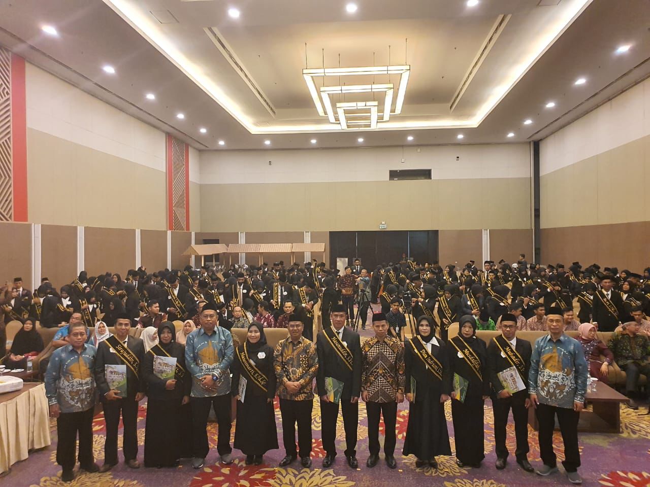 Gambar 384 Guru Profesional Daljab Periode l Resmi Dikukuhkan, Dekan FTK UIN Alauddin Pesankan 4K