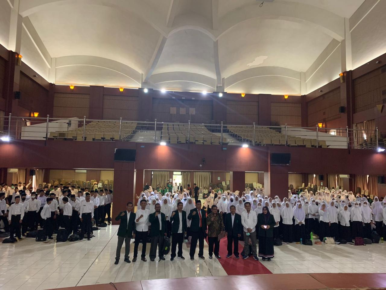 Gambar 562 Maba FTK UIN Alauddin Ikuti PBAK, Dekan: Jadilah Mahasiswa Baik "Mengaji dan Mengkaji"