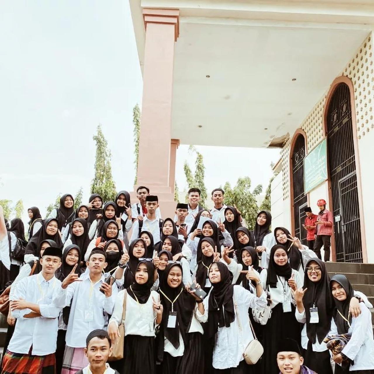 Gambar 90 Mahasiswa PBI UIN Alauddin Ikuti Program Wajib CBT