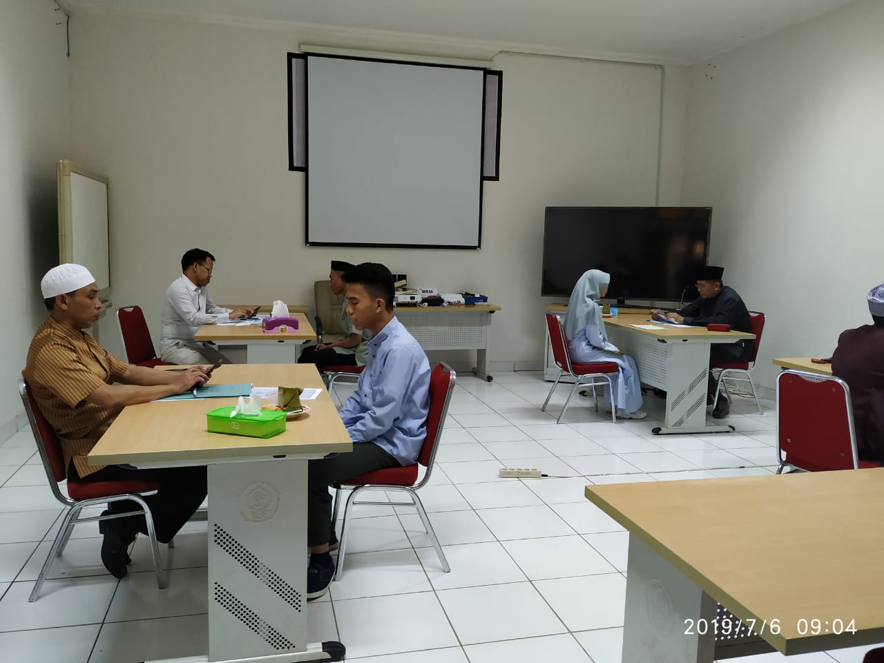 Gambar 41 Calon Mahasiswa Timur Tengah Ikut Tes Wawancara di UIN Alauddin