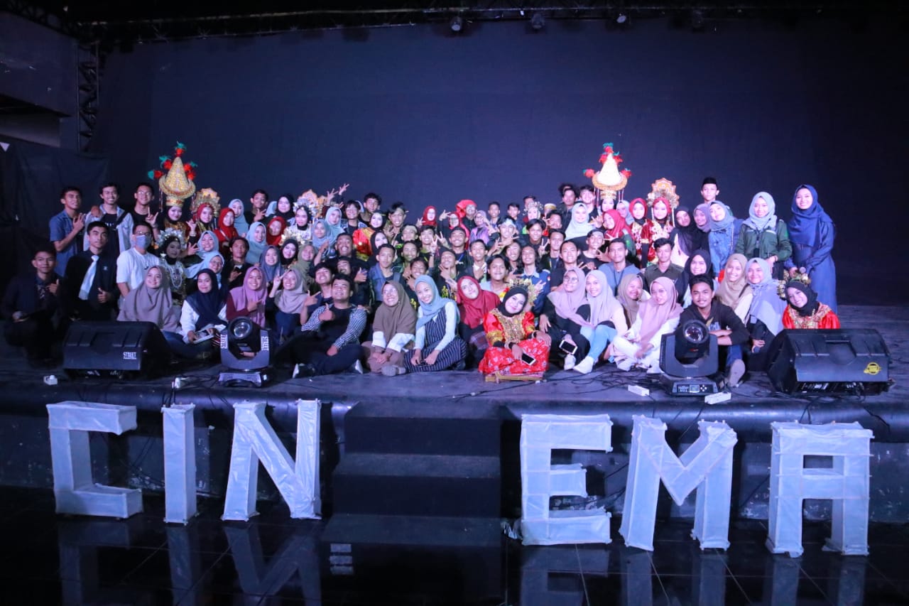 Gambar HMJ Ikom Launching Mars dan Website di Malam Puncak Inaugurasi 2018