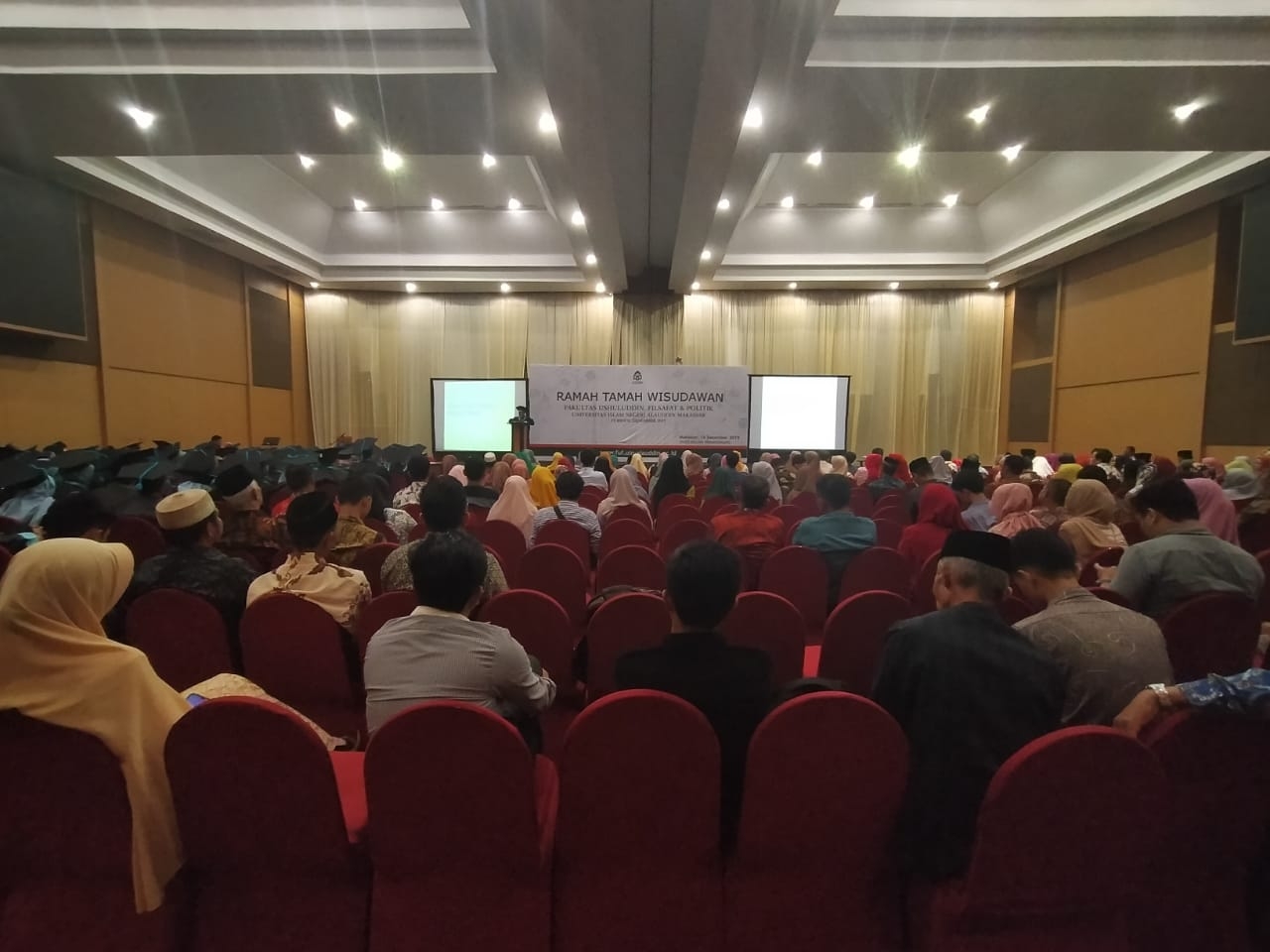 Gambar 150 Wisudawan FUFP Hadiri Ramah Tamah