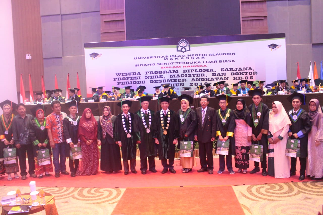 Gambar UIN Alauddin Kukuhkan 1184 Wisudawan Angkatan 85