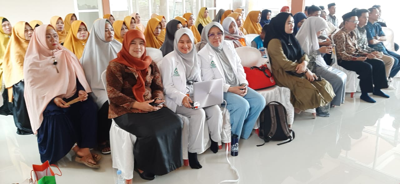 Gambar PSPD FKIK Gelar Bakti Sosial Integrasi di Watampone