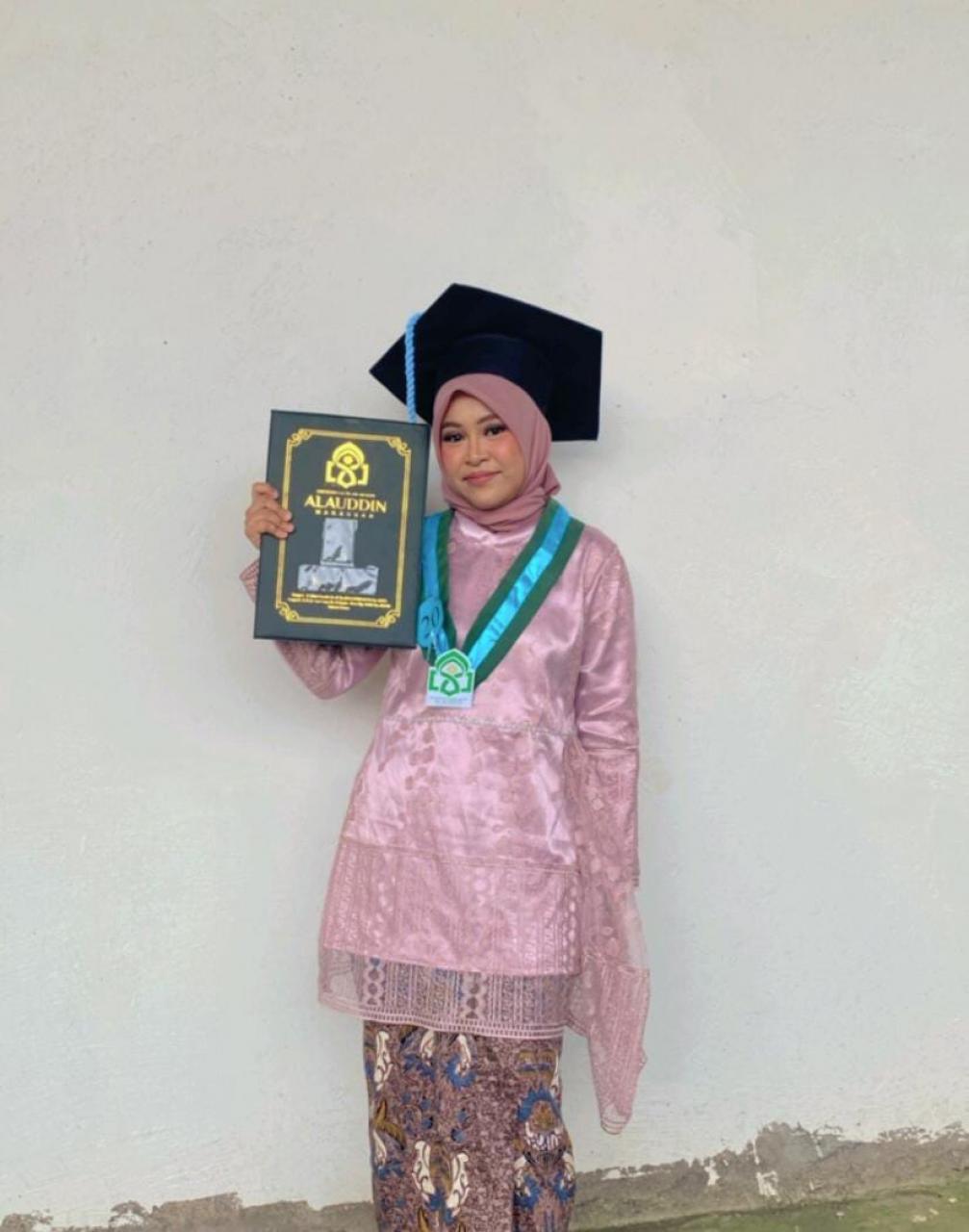 Gambar A. Dwi Putri Meliana, Wisudawan Terbaik HI FUF UIN Makassar Periode Wisuda Angkatan 95
