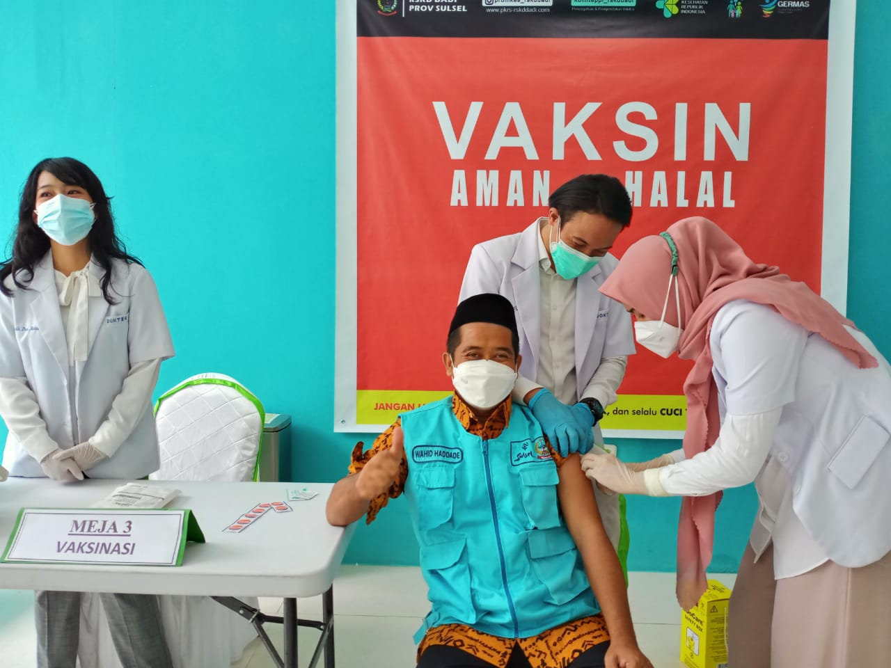 Gambar Abdul Wahid Haddade, Dosen UIN Alauddin Pertama Suntik Vaksin Sinovac