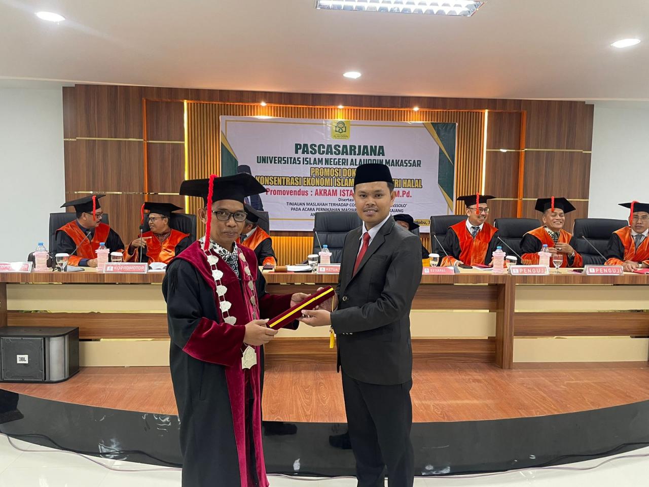 Gambar Akram Ista, Anak Petani Asal Kajang Sukses Raih Gelar Doktor di UIN Alauddin Makassar