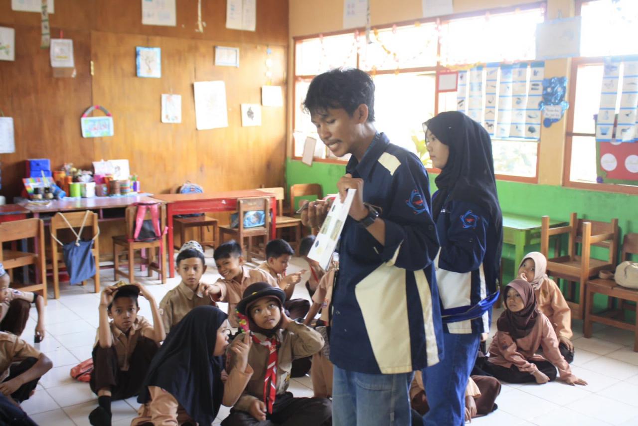 Gambar Aksi Nyata GenBI Komisariat UIN Alauddin Makassar dalam Kepedulian Pendidikan