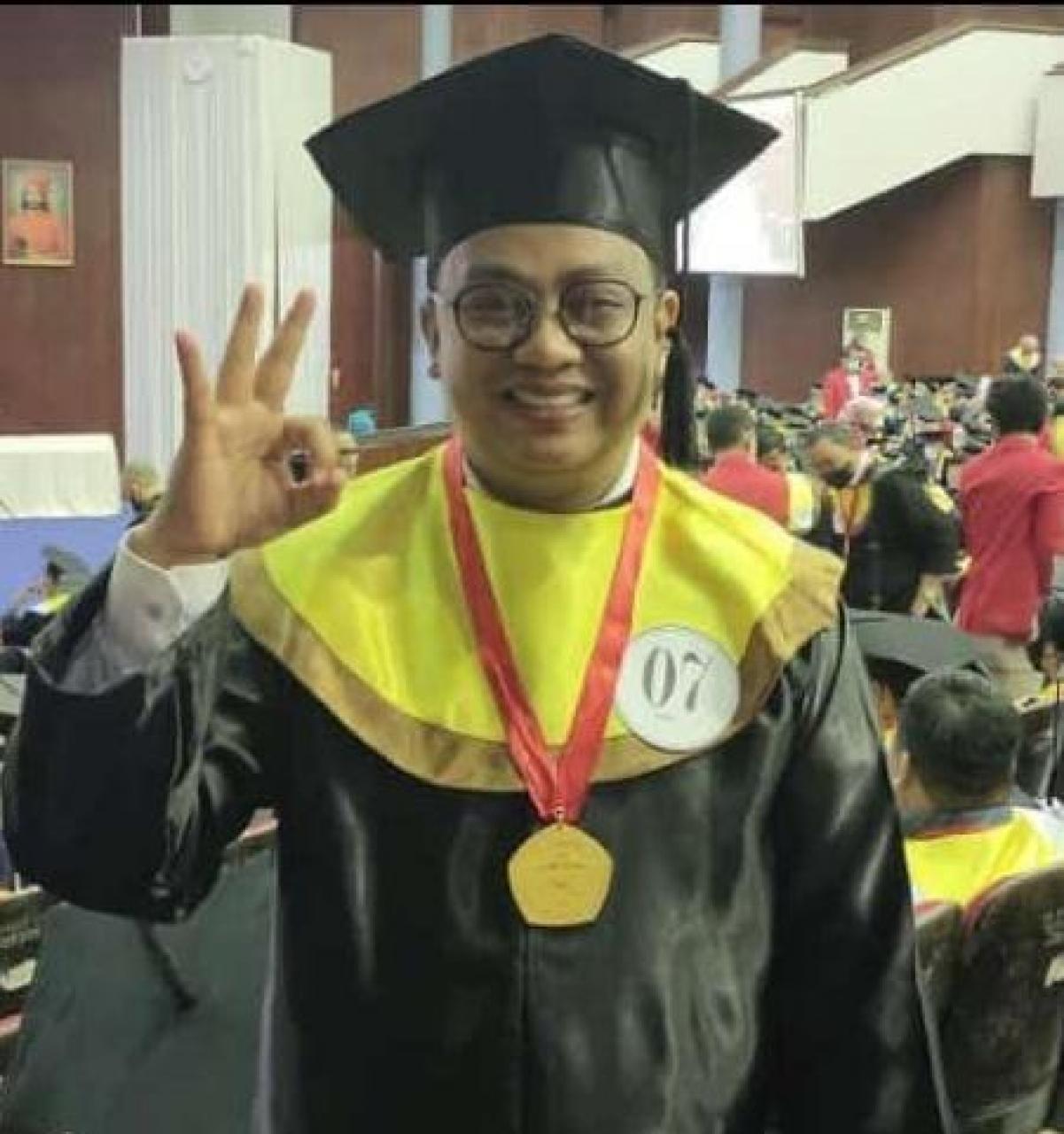 Gambar Alumni Terbaik Pertama Prodi Kesmas UIN Alauddin Kini Raih Gelar Doktor Bidang Ilmu Kedokteran