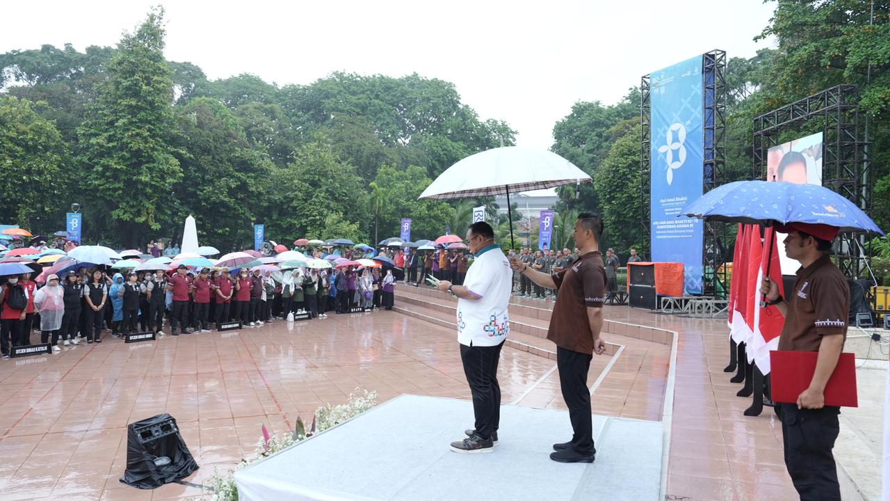 Gambar Apel HAB ke-78, Gus Men Ingatkan ASN Kemenag Melayani dengan Hati dan Jaga Netralitas