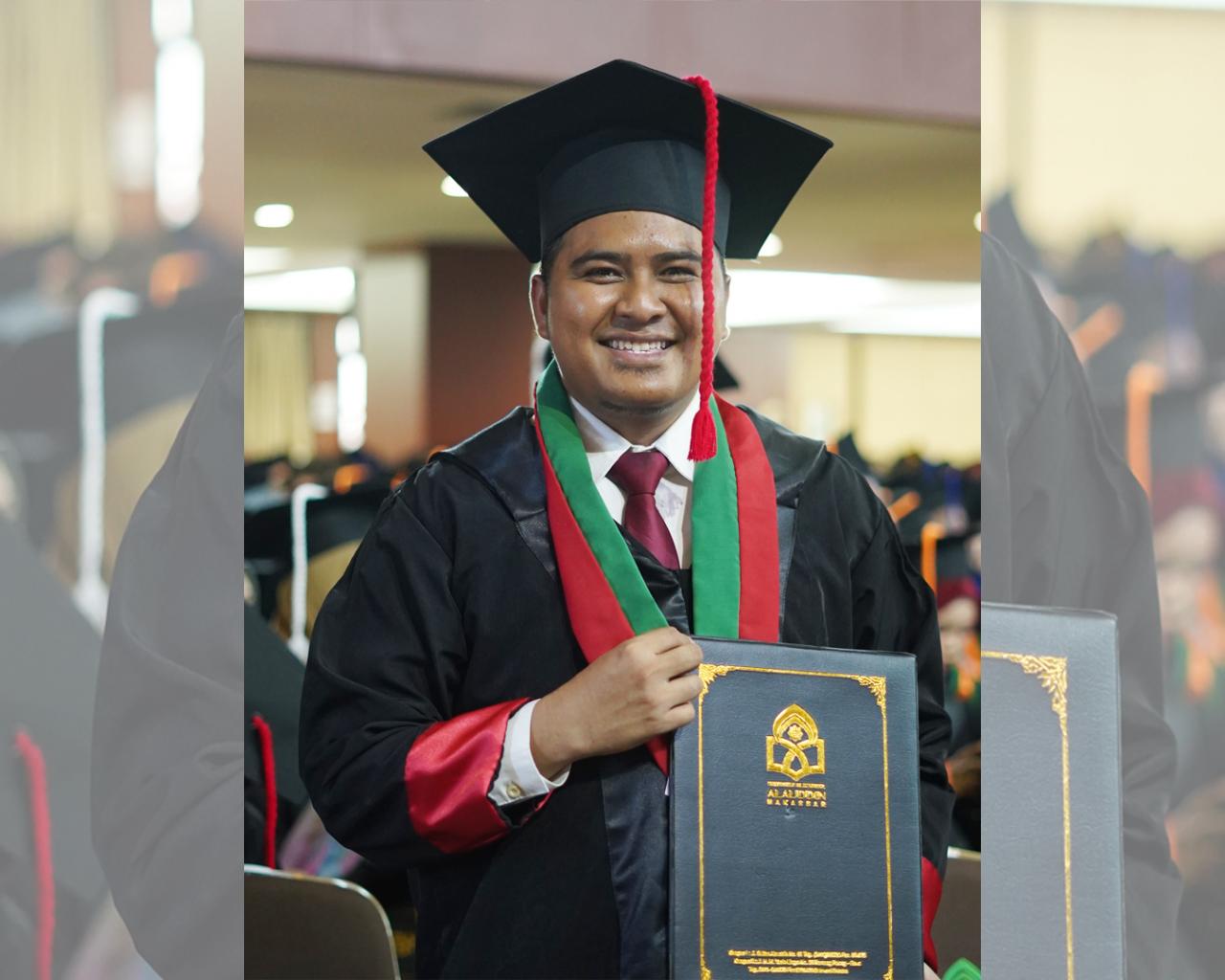 Gambar Azizul Hakim, Wisudawan Terbaik Program Magister Pascasarjana UIN Alauddin Makassar