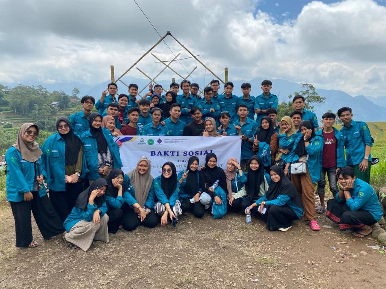 Gambar Bakti Sosial HMJ HKI UIN Alauddin, Langkah Kecil untuk Sejuta Manfaat