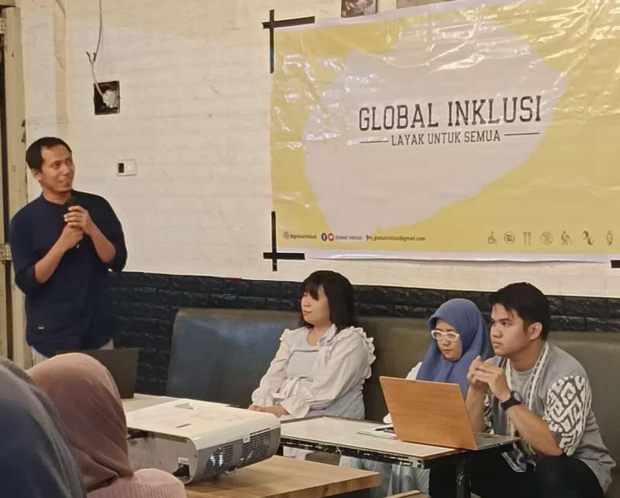 Gambar Bersama Global Inklusi, Dosen BSI UIN Alauddin Bahas Literasi Bagi Penyandang Disabilitas