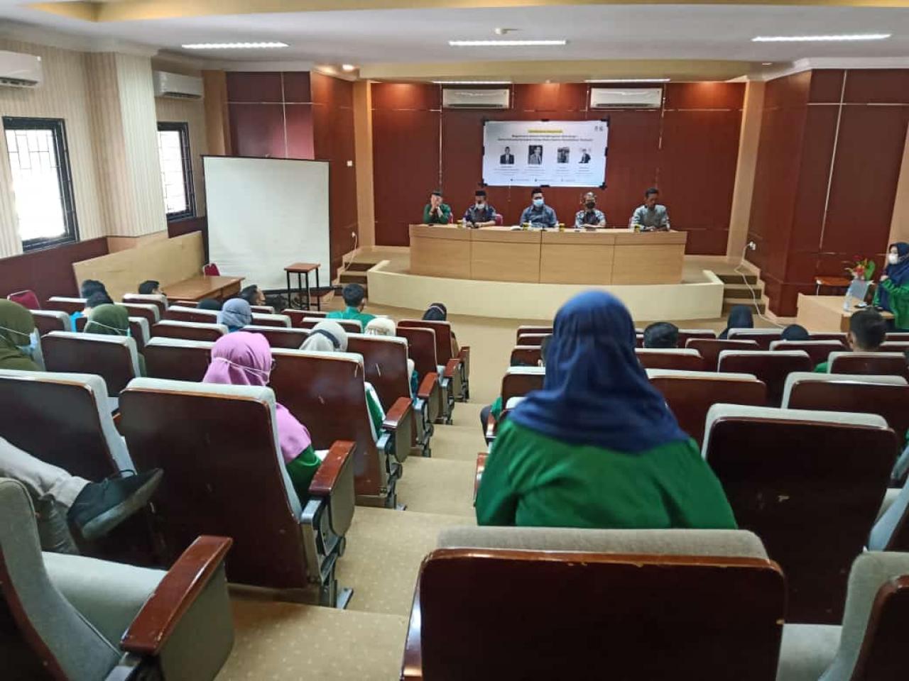 Gambar Bersama Pimpinan Fakultas, DEMA FTK UIN Alauddin Gelar Halal Bi Halal