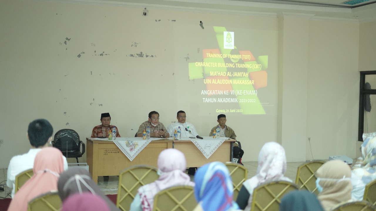 Gambar Buka TOT Ma'had Al Jamiah, WR II UINAM Harap Program CBT Cetak Mahasiswa Miliki Sense of Belonging
