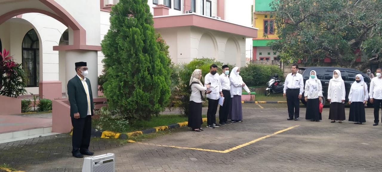 Gambar Dekan FAH UIN Alauddin Tekankan 5 Budaya Kerja Kemenag pada Apel Pagi