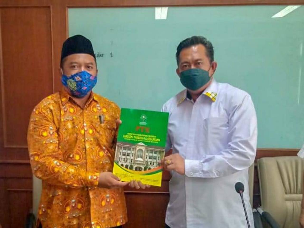 Gambar Dekan FTK UIN Alauddin Teken MoU dengan Ketua Asosiasi Guru PAI Kepulauan Selayar