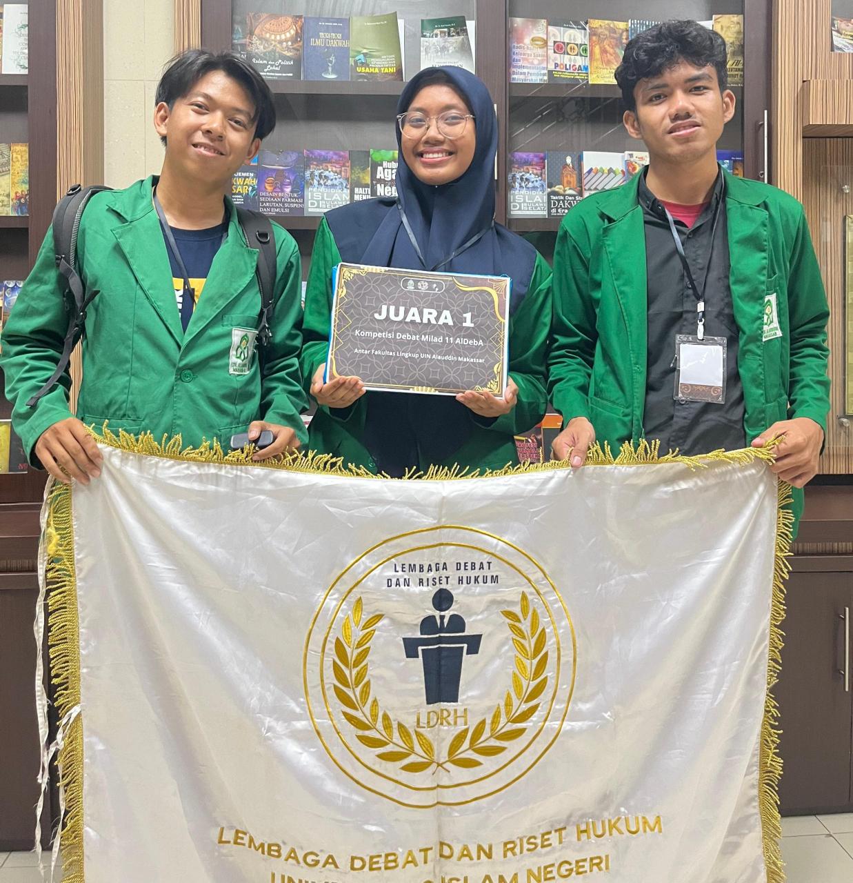 Gambar Delegasi FDK Juara 1 Lomba Debat Antar Fakultas pada Milad AlDebA