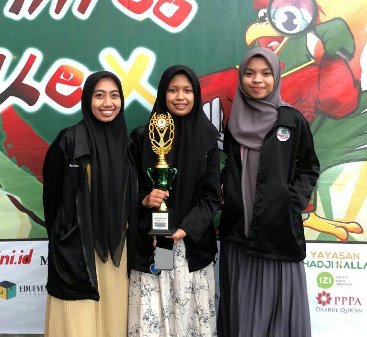 Gambar Delegasi KSEI Forkeis UIN Alauddin Juara Harapan III KTI di Temilreg X Fossei