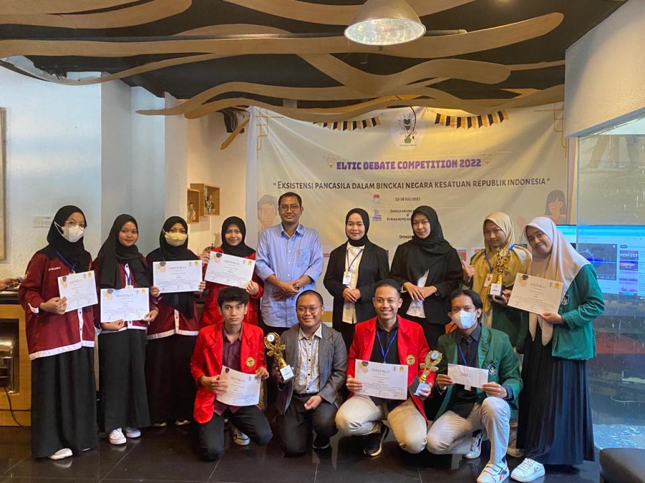 Gambar Delegasi LDRH UIN Alauddin Raih Juara II di Pagelaran ELTIC