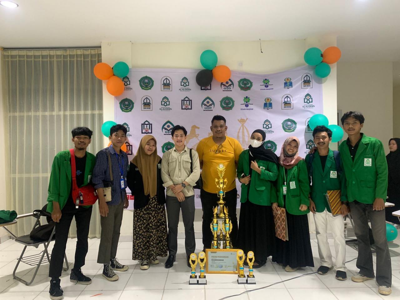 Gambar Delegasi Mahasiswa FTK UIN Alauddin Juara Umum di Nosita UIN Palu