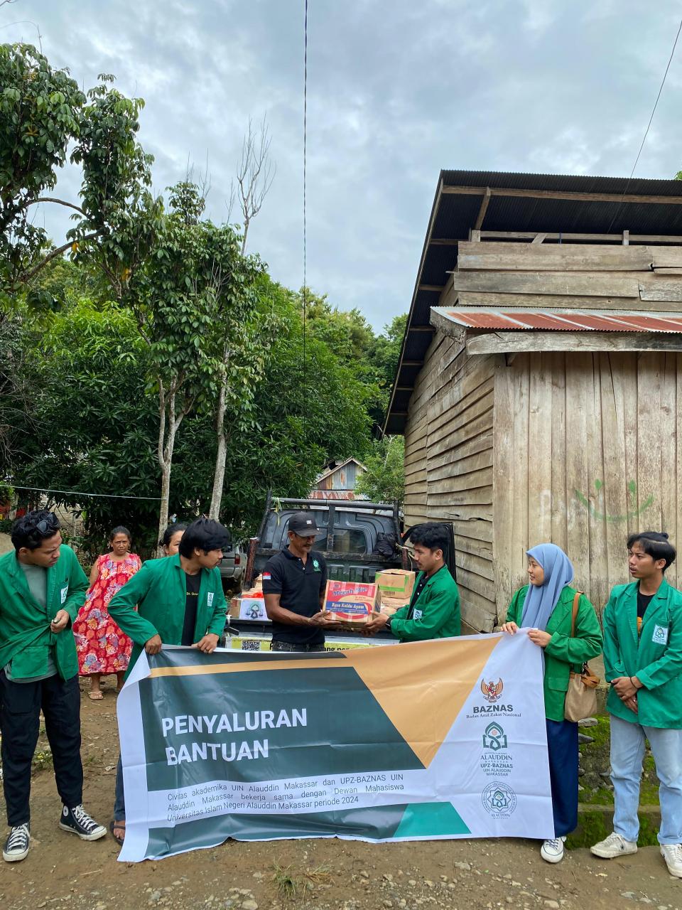 Gambar Dema UIN Alauddin Makassar Salurkan Bantuan Ke Lokasi Bencana Luwu