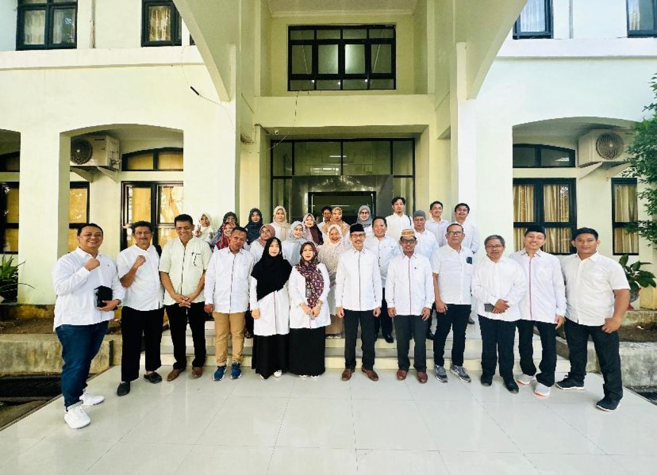 Gambar Di Hadapan Pegawai Pascasarjana UIN Alauddin, Dr Yuspiani Ingatkan Komitmen Kerja Profesional