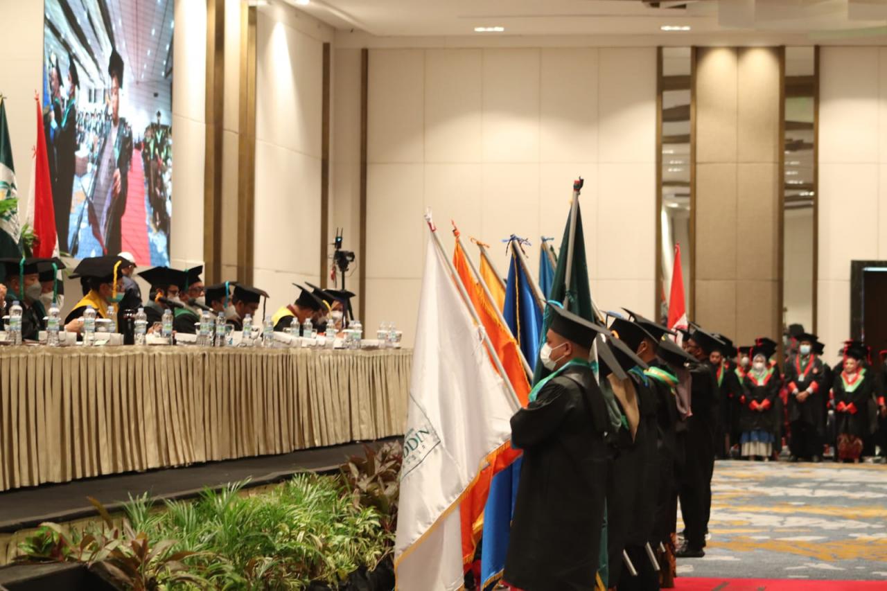 Gambar Dihadapan 1154 Wisudawan, Rektor UIN Alauddin: Jadilah Alumni Gerak Cepat
