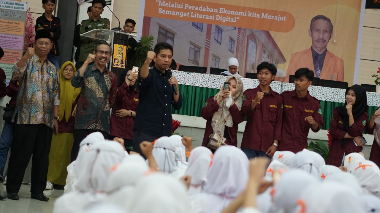 Gambar Dihadapan 639 Peserta PBAK, Dekan FEBI Pesan Mahasiswa Ukir Prestasi dan Selesai Tepat Waktu