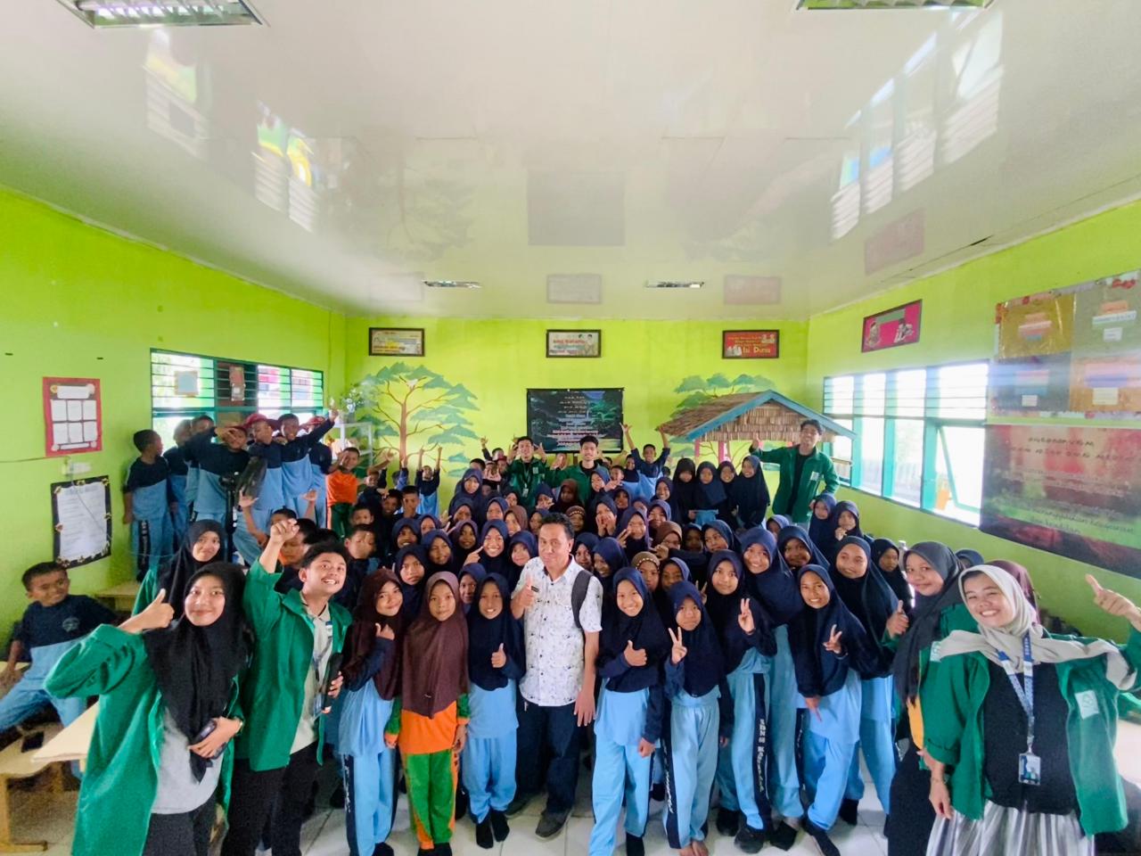 Gambar Dorong Prilaku Hidup Mahasiswa KKN UIN Alauddin Desa Bontoa Gelar Edukasi PBHS