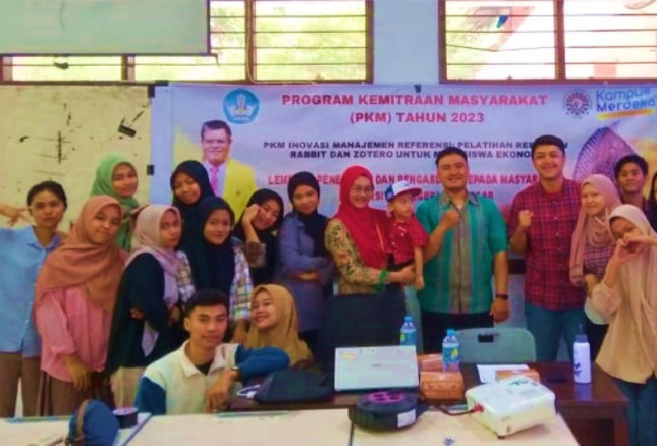 Gambar Dosen Akuntansi UIN Alauddin Jadi Narasumber di Program Kemitraan Masyarakat FEB UNM