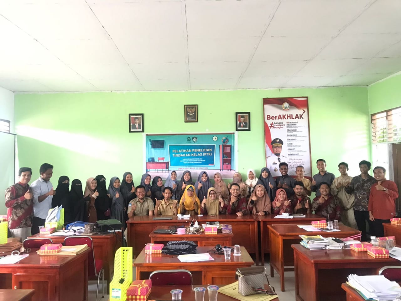 Gambar Dosen dan Mahasiswa Pendidikan Biologi UIN Alauddin Pengabdian di SMAN 5 Selayar