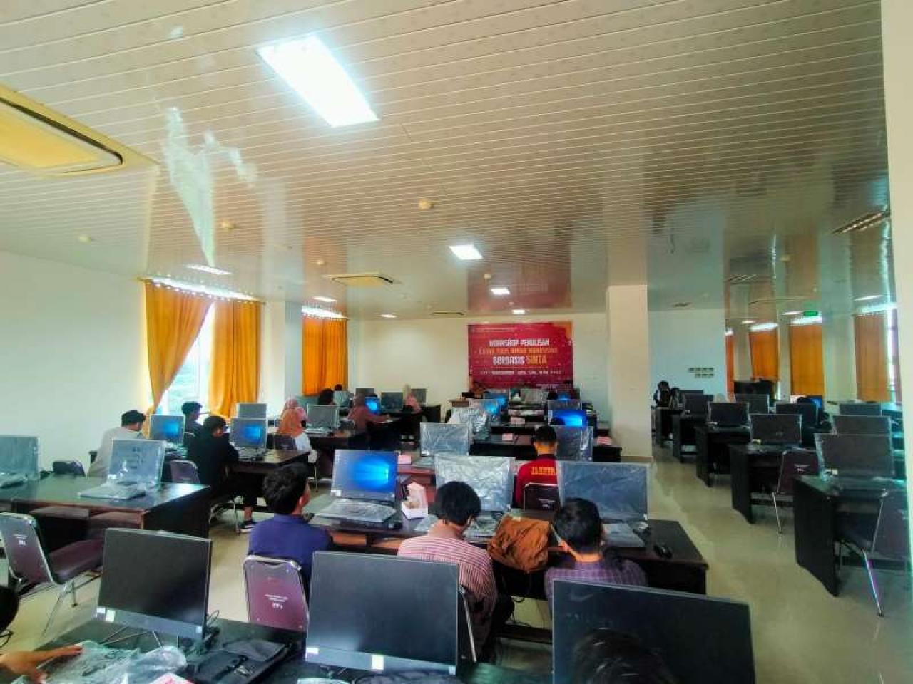 Gambar Dosen FAH UIN Alauddin Beri Kiat-kiat Efektif pada Workshop Penulisan Karya Ilmiah di IAIN Parepare